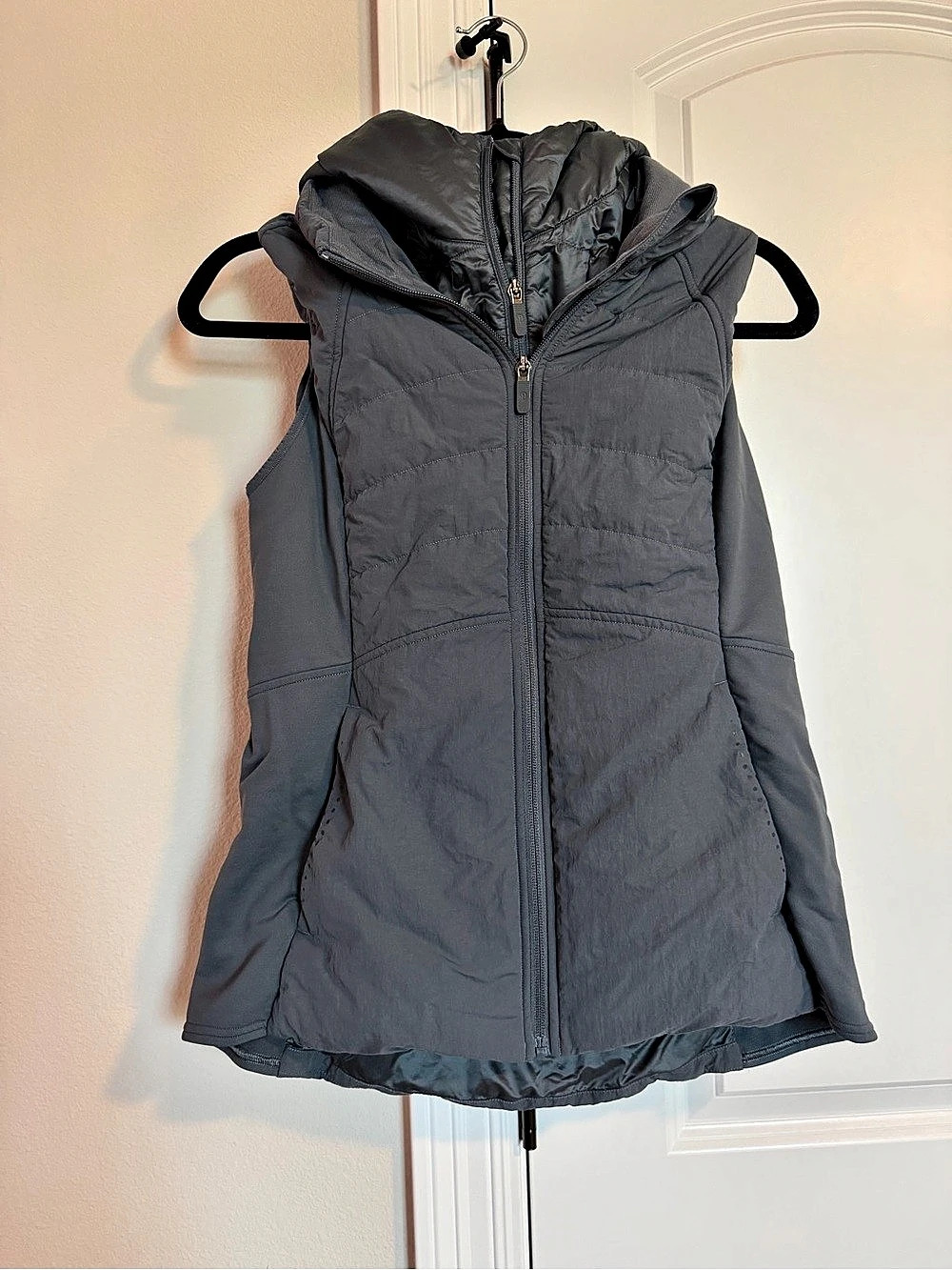 Lululemon Another Mile Vest - Grey - Size 8 (EUC)